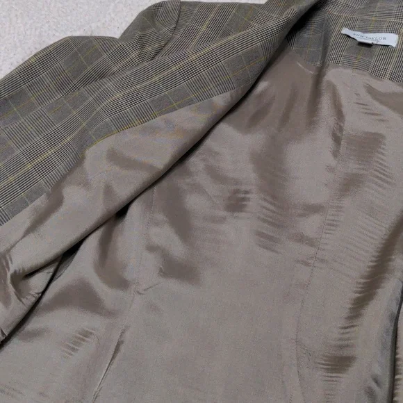 Ann Taylor plaid blazer. Size 10. - Picture 6 of 6